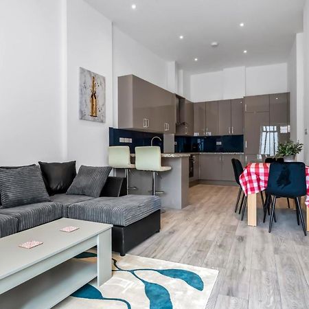 Lovely 1 Bedroom Apartment In Central Уокинг Экстерьер фото